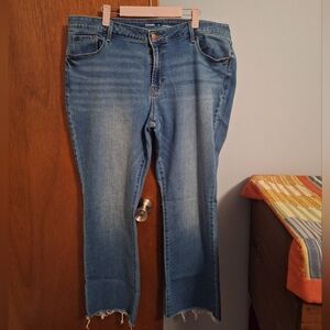 Old Navy Women's Mid Rise Kicker Boot Cut Jeans in Light Wash Size 18